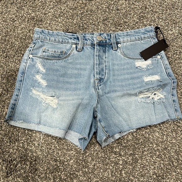 NWT Blank NYC distressed denim short. Size 28. Waist flat 15”. Rise 10.5”. - Picture 2 of 5